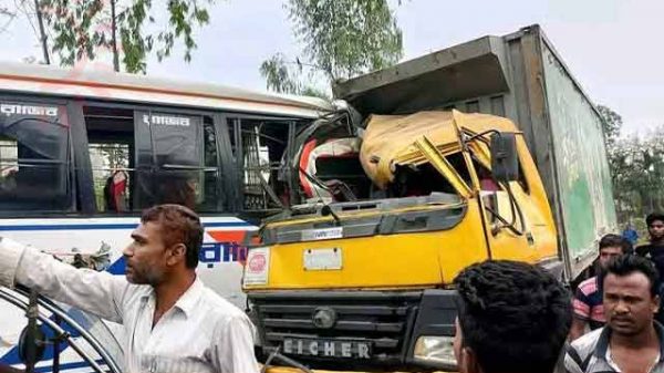 ভয়াবহ দুর্ঘটনা