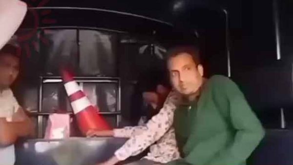 ডিবি গ্রেপ্তার