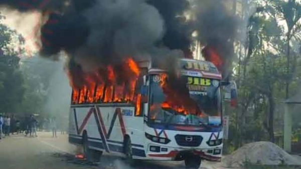 ভয়াবহ সড়ক