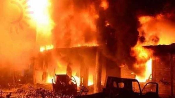 দোকানে আগুন