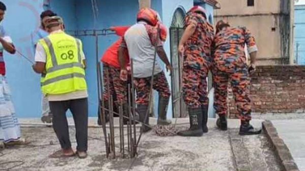 স্বামী-স্ত্রীর লাশ