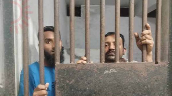 নরুন্দিতে পুলিশের উপর হামলা