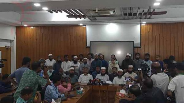 কুয়েটে শিক্ষক সমিতির সংবাদ সম্মেলন অনুষ্ঠিত