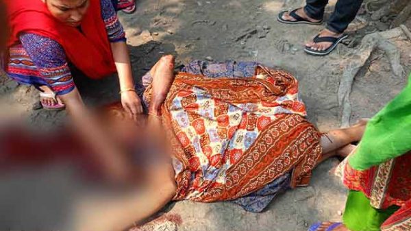 মাকে কুপিয়ে হত্যা