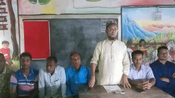 মোহনপুরের ধূরইল ইউনিয়নে কৃষকদলের আয়োজনে মতবিনিময় সভা অনুষ্ঠিত হয়। কৃষকদের গুরুত্ব ও সম্মান নিয়ে নেতারা তুলে ধরেন বিভিন্ন বক্তব্য।