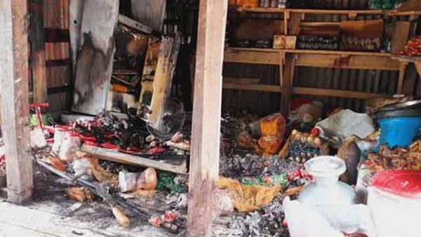 চারপাশে জ্বলছে আগুন ভেতরে ঘুমন্ত মালিক