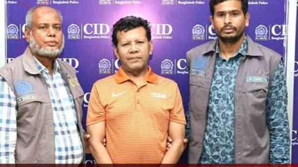 সাবেক মেয়র তাপসে