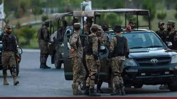 পাকিস্তানে সেনা