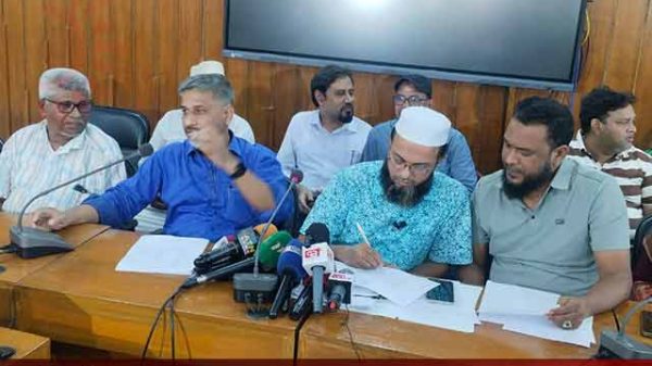 কুয়েটে ভিসির পদত্যাগের