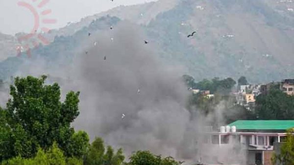 পাকিস্তানি হামলায় ১০ ভারতীয় সেনা নিহত