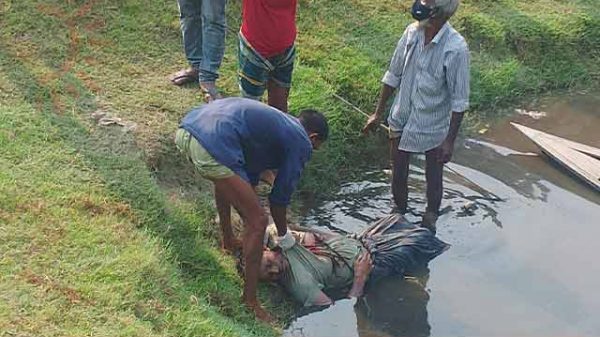 কুপিয়ে নির্মম হত্যা