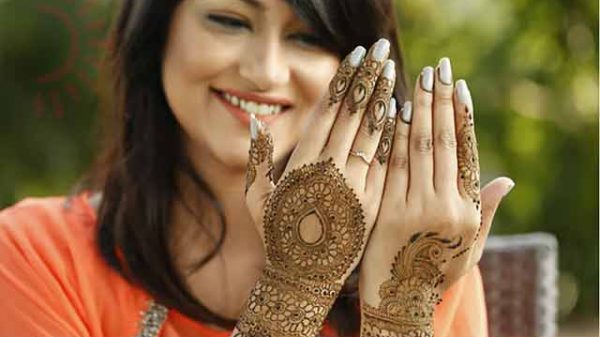 ঈদের সাজে মেহেদির ডিজাইন