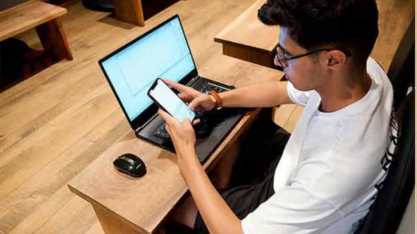 স্মার্টফোন ও কম্পিউটার