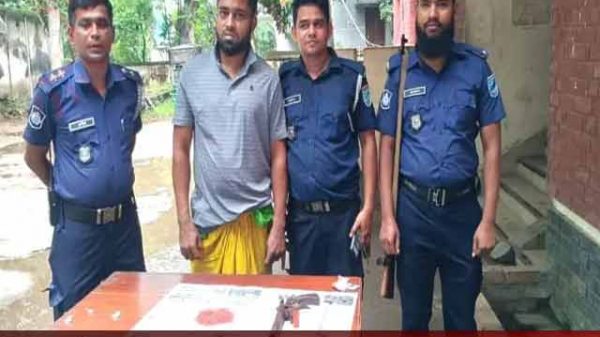 ১৪ মামলার আসামি গ্রেপ্তার