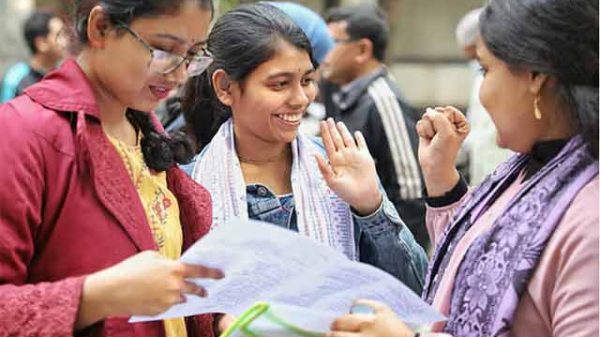 আমেরিকায় পড়তে চান