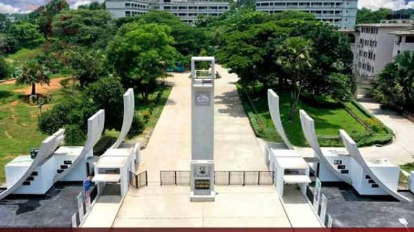 কুবিতে র‍্যাগিংয়ের ঘটনা