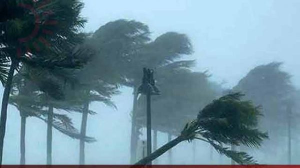 ঢাকাসহ ৭ জেলায় ৬০ কিমি বেগে ঝড়ের আশঙ্কা