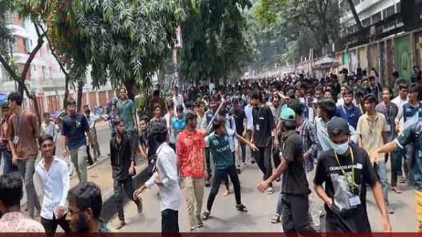 শিক্ষা উপদেষ্টা-সচিবের পদত্যাগের দাবি