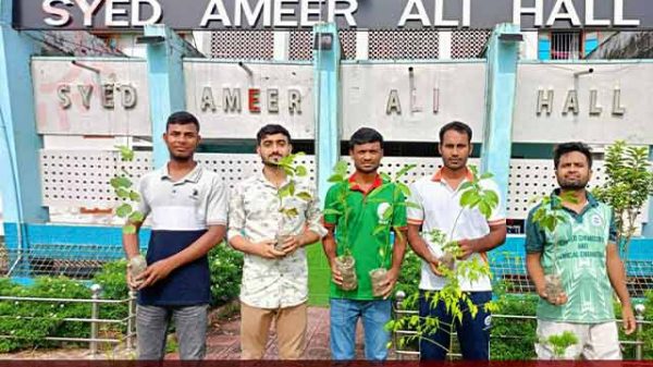 গ্রীন ভয়েস'র বৃক্ষ রোপণ