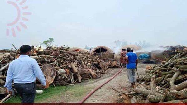 সাঘাটায় কয়লা কারখানায় অভিযান