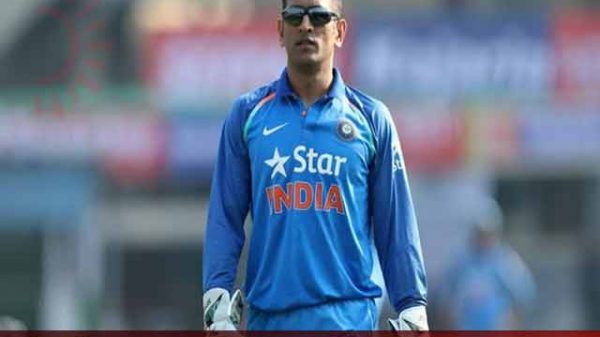 চুয়াল্লিশে পা দিলেন ‘ক্যাপ্টেন’ ধোনি