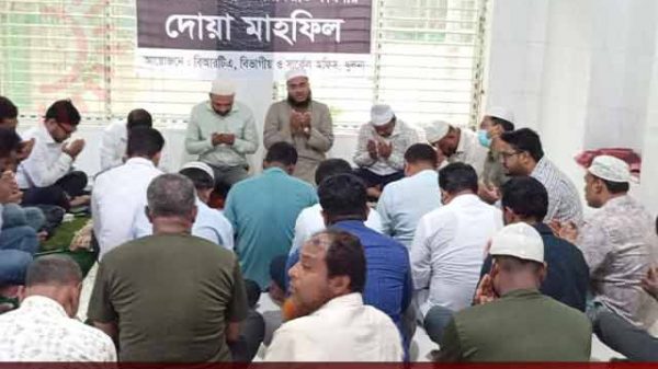 জুলাই শহীদদের আত্মার মাগফেরাত কামনায় দোয়া