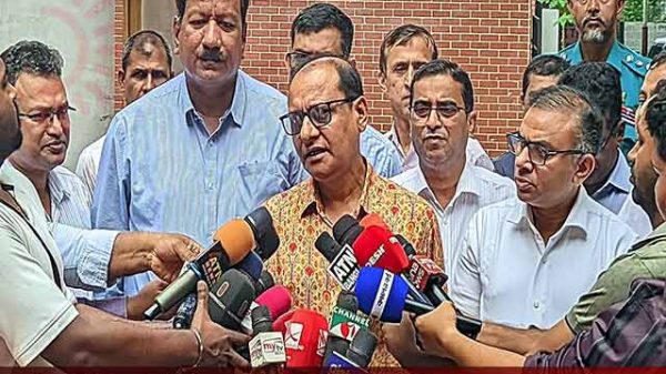 আগামী মাস থেকে শুরু স্কুল ফিডিং কর্মসূচি : শিক্ষা উপদেষ্টা