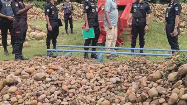 সাদাপাথর