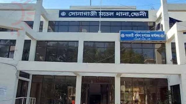 পুলিশের শটগান-ওয়াকিটকি ছিনিয়ে নিল আসামি