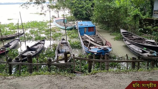 ২২ দিনের নিষেধাজ্ঞা ঘিরে জেলেদের টানাপোড়েন