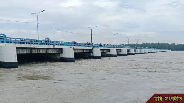 উজানের ঢলে তিস্তায় বিপৎসীমার ওপরে পানি