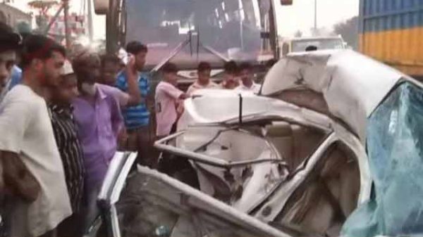 কুমিল্লায় সড়ক দুর্ঘটনা