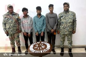 উত্তরা পশ্চিম থানায় ১৮৫ গ্রাম গাঁজাসহ তিনজন গ্রেফতার