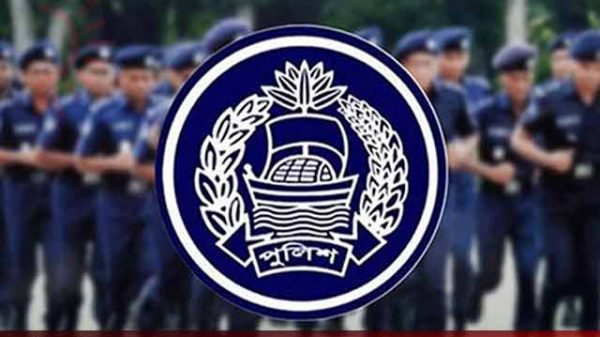 ১২ পুলিশ কর্মকর্তা