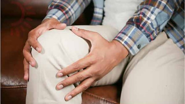 হাঁটুব্যথায় হাঁফিয়ে উঠেছেন