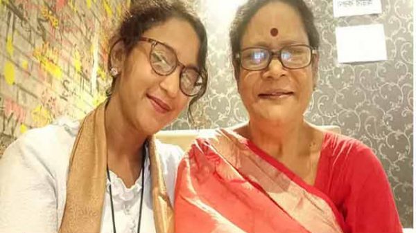 মা কে