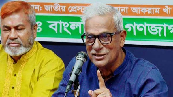 বিদেশিদের হাতে বন্দর নয়
