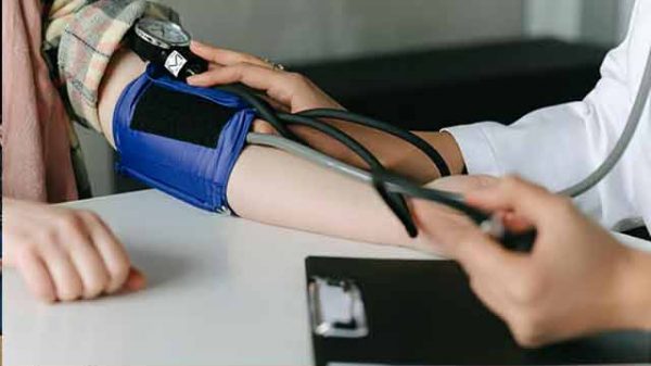 রক্তচাপ নিয়ন্ত্রণ