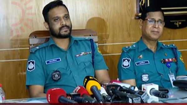 ডাকাতির অভিযোগে সাবেক সেনা কর্মকর্তাসহ গ্রেফতার ৪