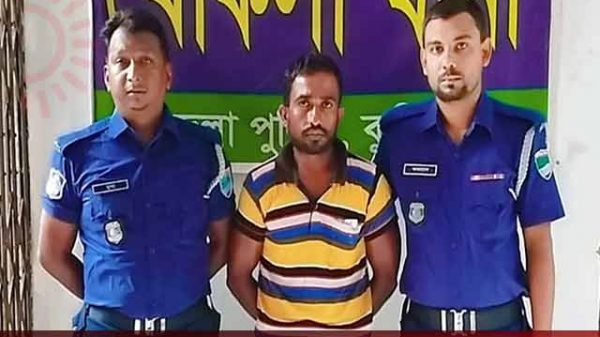 বিয়ে বাড়িতে ডাকাতির অভিযোগে যুবক গ্রেপ্তার