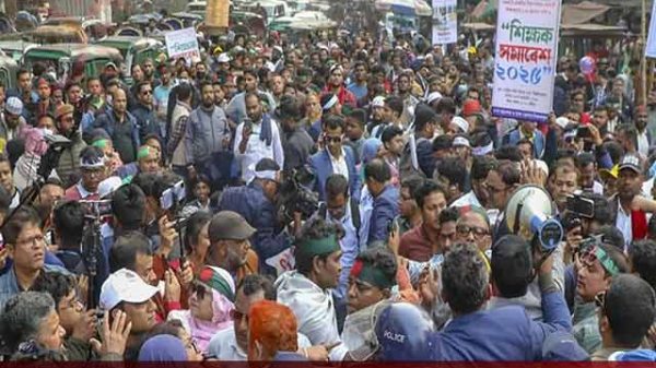 রাজধানী পরিণত হয়েছে দাবি আদায়ের নগরীতে