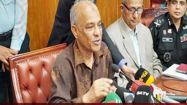 ‘মিথ্যা’ খবরে ক্ষোভ উপদেষ্টা-সচিবের