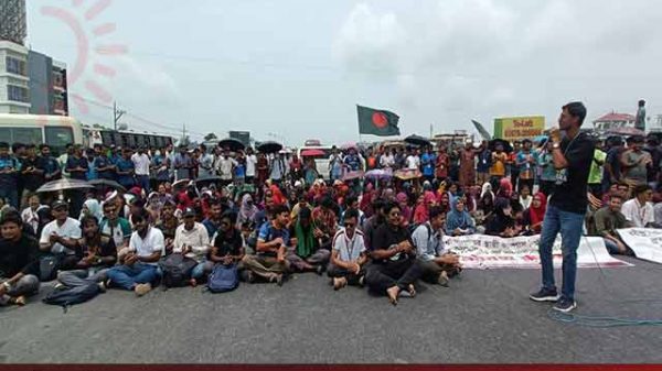 দেড় ঘণ্টা পর সচল ঢাকা-উত্তরবঙ্গ মহাসড়ক
