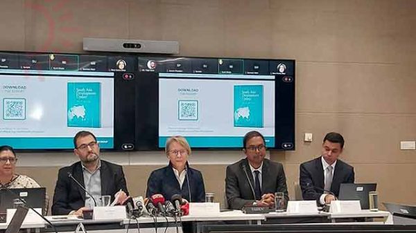 বাংলাদেশে দারিদ্র্য বেড়ে ২১.২ শতাংশে