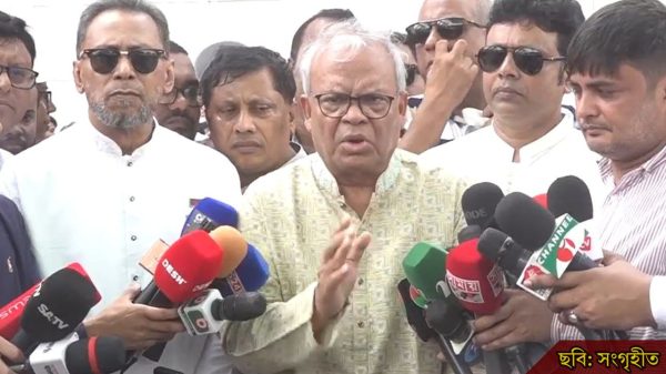 নতুন ইস্যু তৈরি করে বিভ্রান্তি ছড়াচ্ছে সরকার