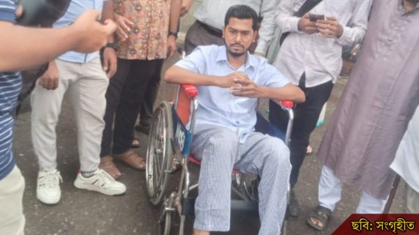 গণঅধিকার নেতা নুরুল হক নুরের চিকিৎসা শেষে দেশে