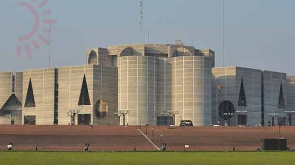 নতুন সরকারের শপথ